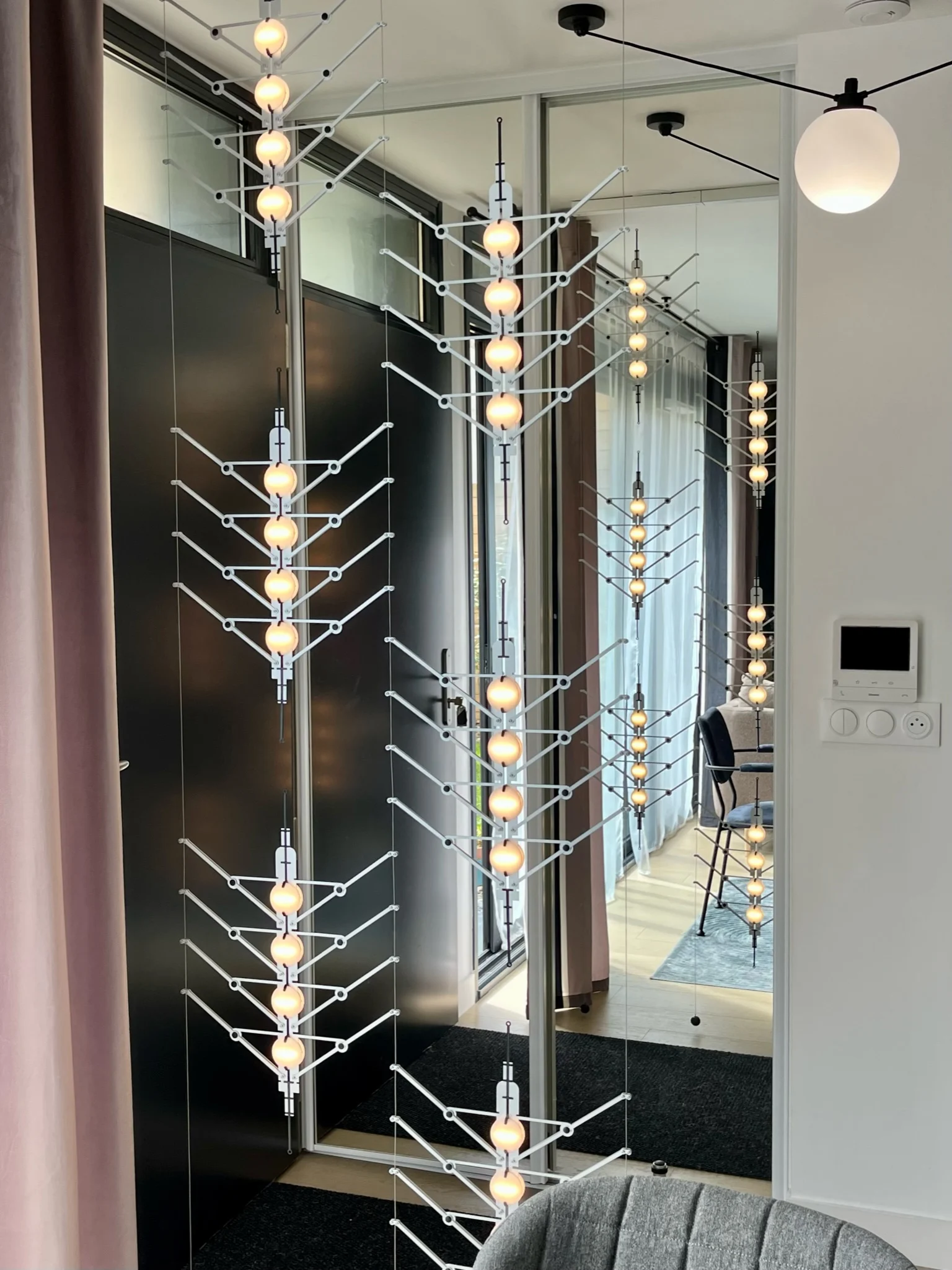 Modules VVV Studio Vantot DCW Edition Vue de face des modules VVV Studio Vantot DCW Edition