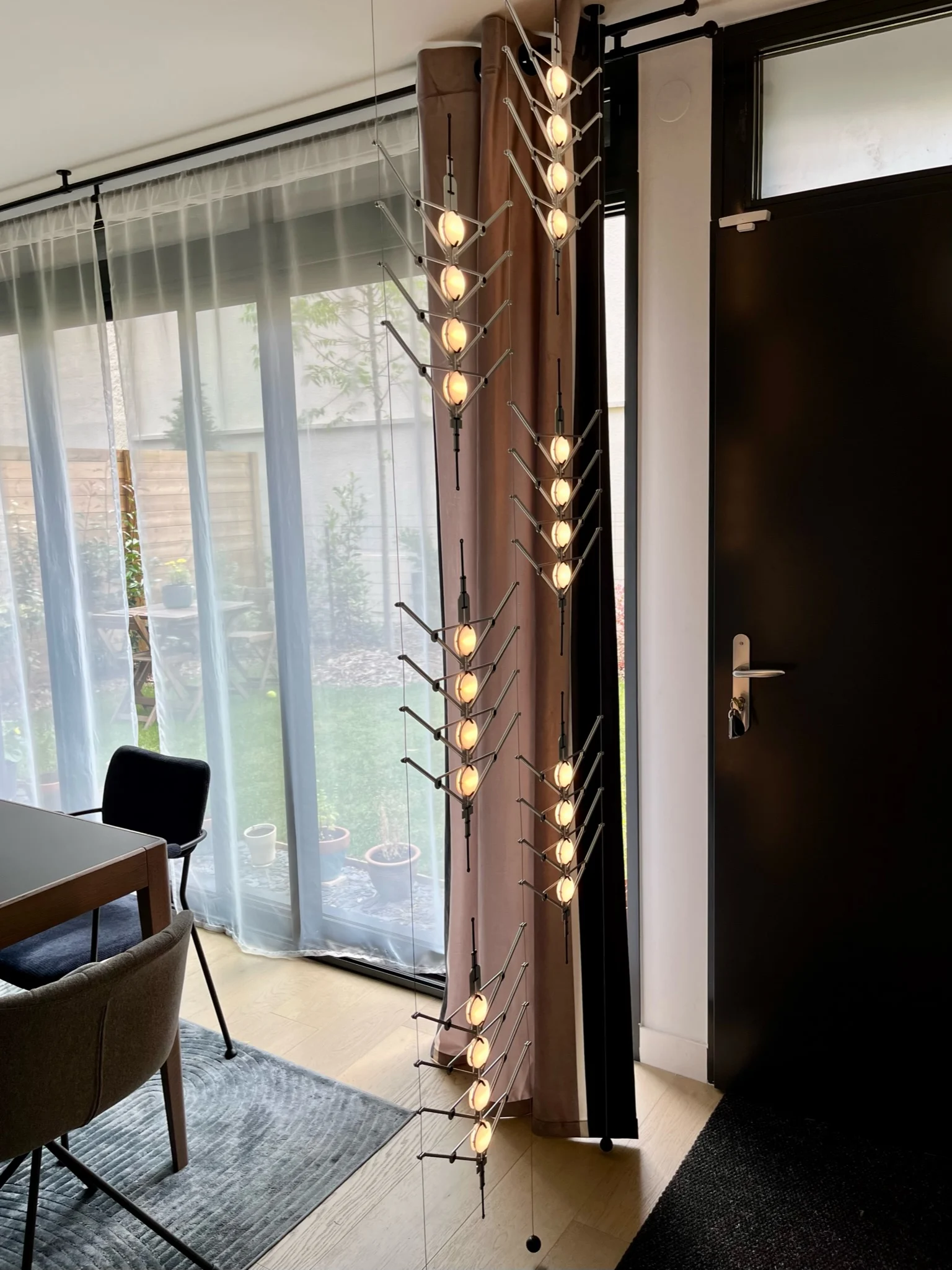 Suspension Modules VVV du Studio Vantot Suspension Modules VVV Studio Vantot DCW Edition